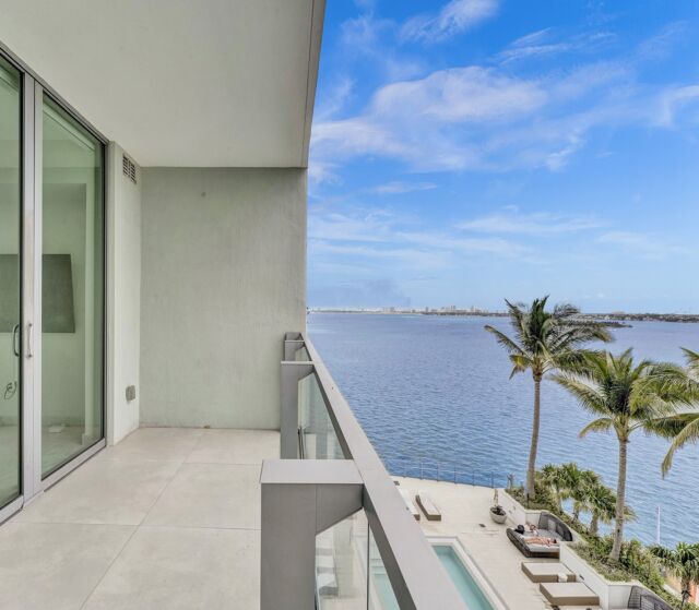 Imagine waking up to this view every morning…this could be you. The views at Biscayne Beach, unit #908 are next level…just listed on the market for $710,000

Contact me for your private showing, can’t wait to welcome you home! 

📱 (561) 715-9601⁠
💻️ michelledimarco.com⁠
📧 mdimarco@onesothebysrealty.com⁠
⁠
𝘜𝘯𝘮𝘢𝘵𝘤𝘩𝘦𝘥 𝘴𝘦𝘳𝘷𝘪𝘤𝘦, 𝘨𝘭𝘰𝘣𝘢𝘭 𝘳𝘦𝘢𝘤𝘩, 𝘭𝘰𝘤𝘢𝘭 𝘦𝘹𝘱𝘦𝘳𝘵𝘪𝘴𝘦⁠