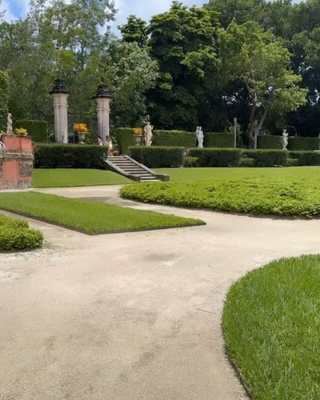 Miami is such a beautiful city with so much exploring to do. Today I went to Vizcaya gardens, such a gorgeous afternoon soaking in some sun, checking out the mansion and exploring the gardens. 

📱 (561) 715-9601⁠
💻️ michelledimarco.com⁠
📧 mdimarco@onesothebysrealty.com⁠
⁠
𝘜𝘯𝘮𝘢𝘵𝘤𝘩𝘦𝘥 𝘴𝘦𝘳𝘷𝘪𝘤𝘦, 𝘨𝘭𝘰𝘣𝘢𝘭 𝘳𝘦𝘢𝘤𝘩, 𝘭𝘰𝘤𝘢𝘭 𝘦𝘹𝘱𝘦𝘳𝘵𝘪𝘴𝘦⁠