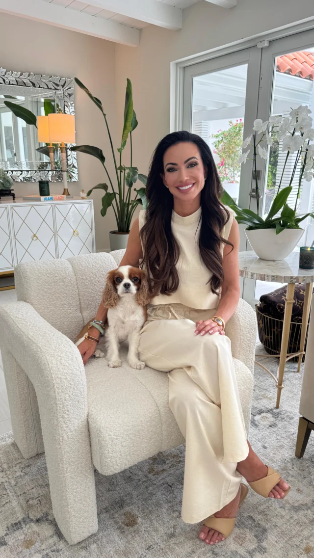 Another Q&A session with Michelle DiMarco is kicking off! First question up now—more answers & questions on the way, so stay tuned!

📱 (561) 715-9601⁠
💻️ michelledimarco.com⁠
📧 mdimarco@onesothebysrealty.com⁠
⁠
𝘜𝘯𝘮𝘢𝘵𝘤𝘩𝘦𝘥 𝘴𝘦𝘳𝘷𝘪𝘤𝘦, 𝘨𝘭𝘰𝘣𝘢𝘭 𝘳𝘦𝘢𝘤𝘩, 𝘭𝘰𝘤𝘢𝘭 𝘦𝘹𝘱𝘦𝘳𝘵𝘪𝘴𝘦⁠